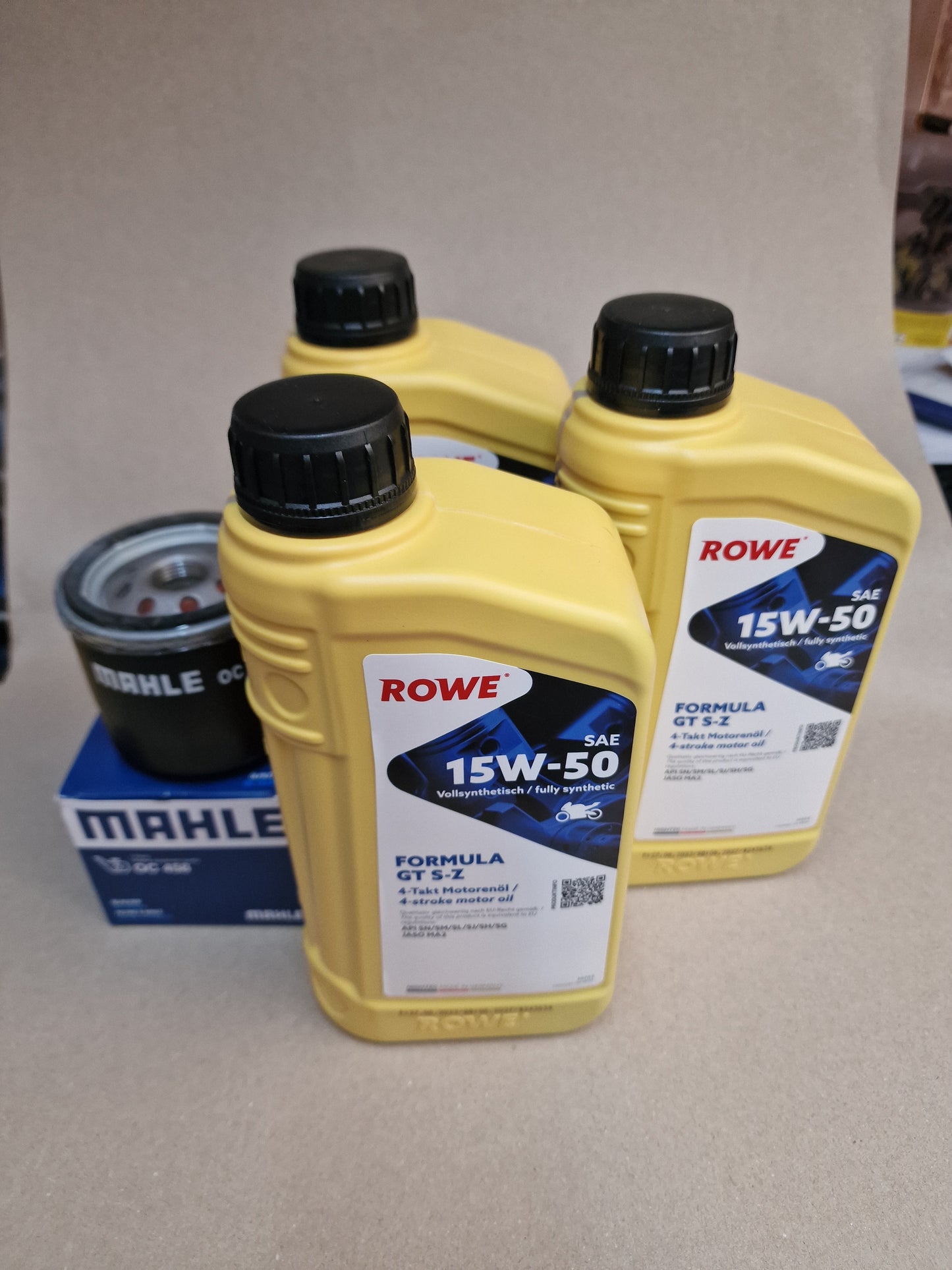 Service Kit ROWE Royal Enfield GT650 / Interceptor 650 / Super Meteor 650 SAE 15W-50 Ölwechsel Set .