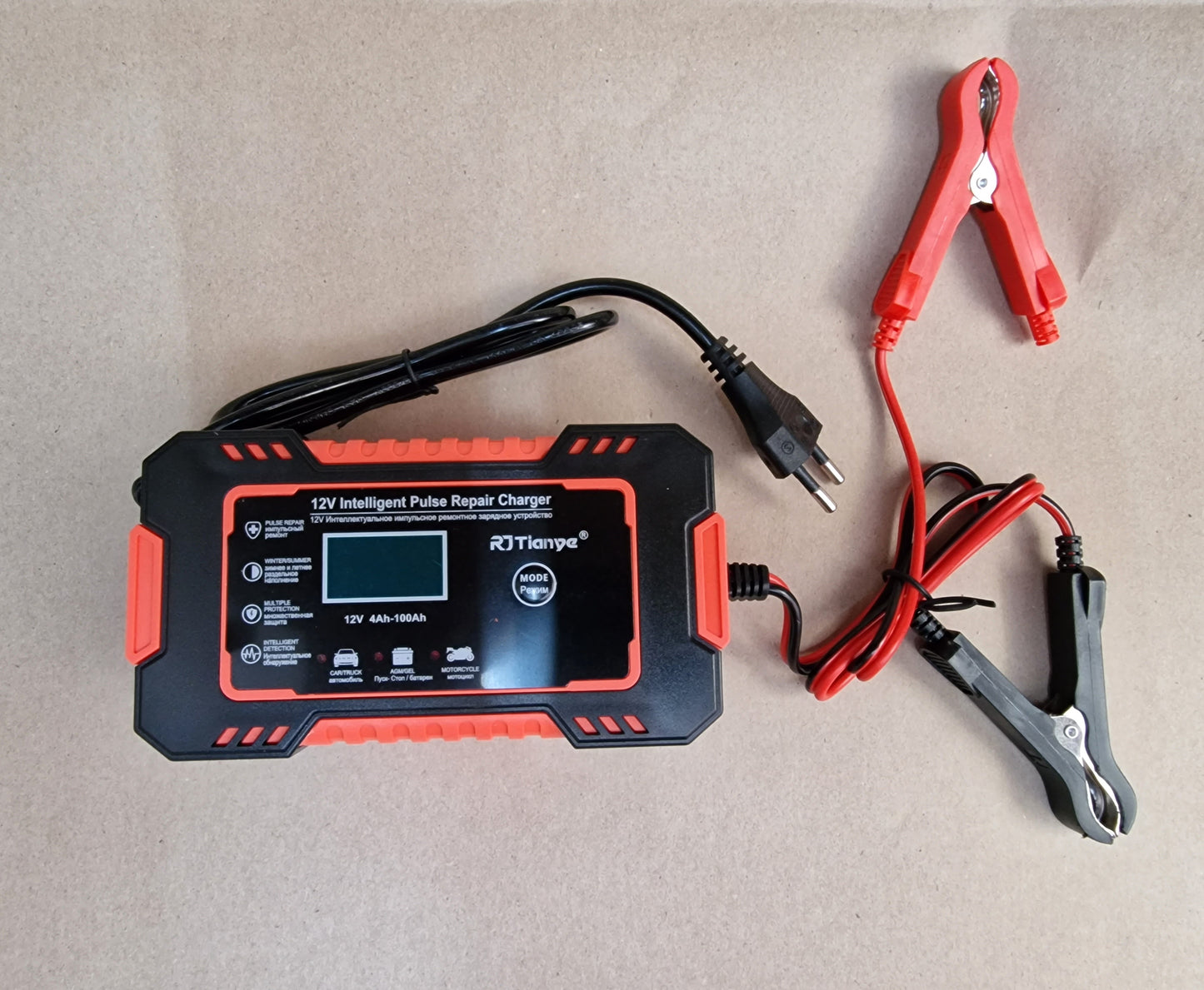 Ladegerät "Heavy Duty" Auto & Motorrad 12V: Gel - AGM - Nass 12 V, 6A .