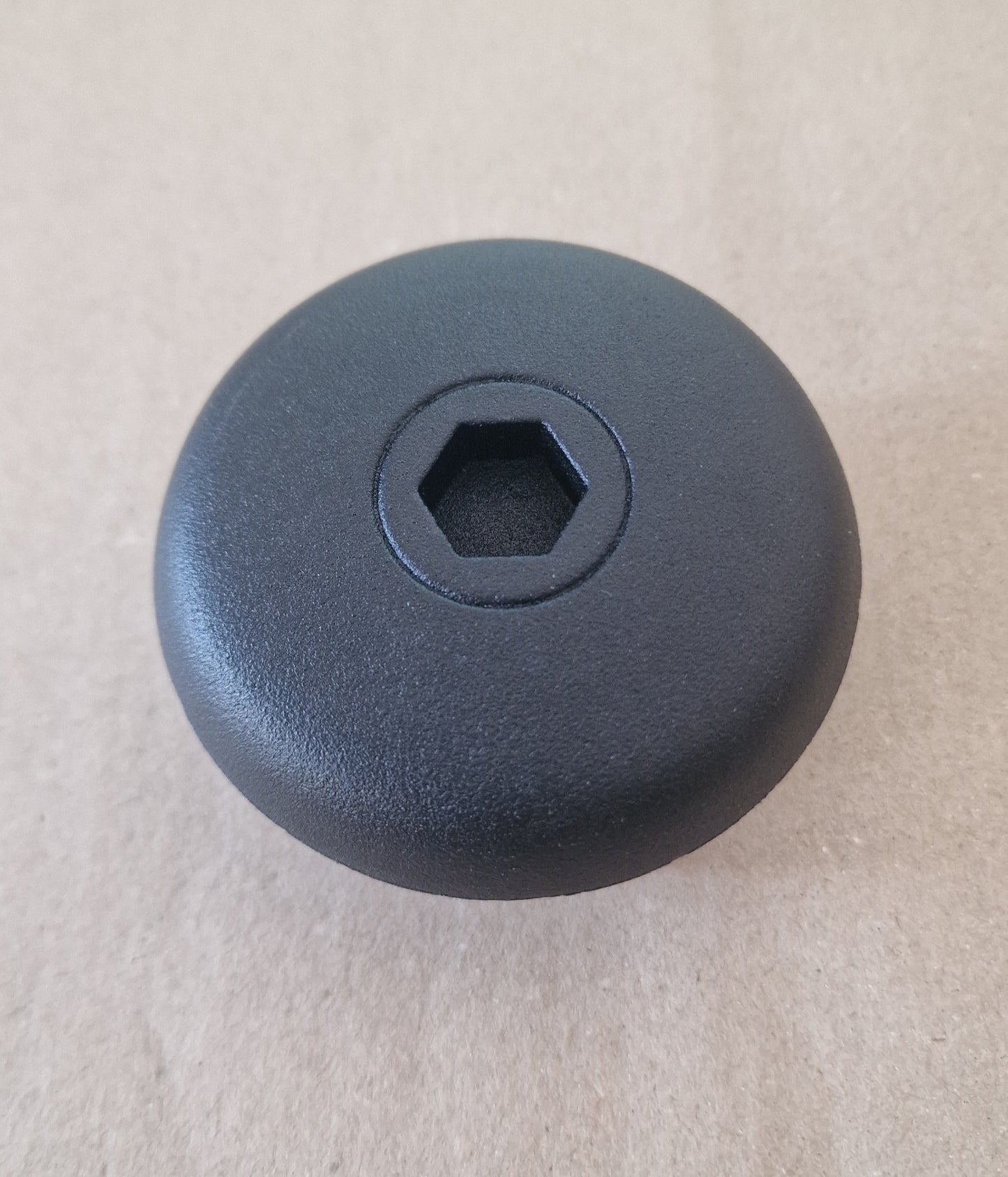 Royal Enfield Himalayan 450, Guerilla 450: Ölfiterkappe schwarz incl. Dichtung