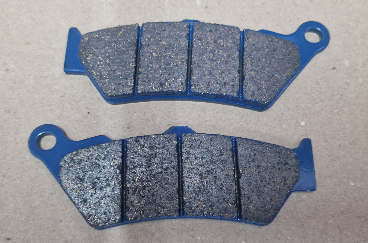 Brembo Bremsbeläge 07BB0306 organisch CC Karbon Keramik vorne Royal Enfield Himalayan 450, Guerilla 450, Interceptor 650, GT650, GT535 u.v.a. (Kopie)