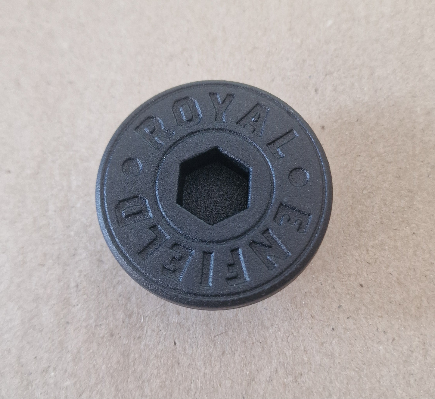 Royal Enfield 650er Modelle: Schraube im linken Motorseitendeckel: blank oder schwarz